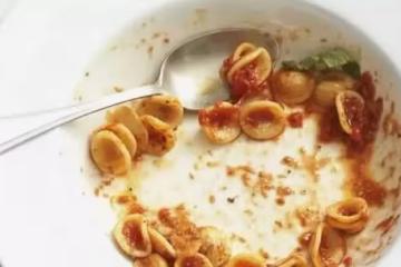 我媽好幾次吃掉了老婆的月子餐，並且給老婆吃剩飯，老婆為此很生氣，目前失婚1 個月，該怎麼挽回？