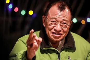 TVB知名老戲骨定居新加坡!購入千萬豪宅,投資百萬為女兒開店