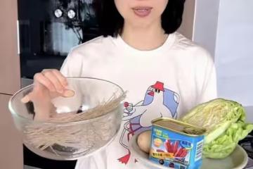 董潔素顏為兒子烤肉，13歲頂頂側顏搶鏡，網友：是潘粵明的嗎