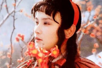 歐陽奮強:23歲演賈寶玉爆紅,巔峰期轉行導演,女兒是他掌上明珠