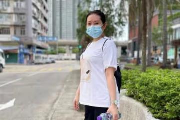 56歲香港性感女神近況曝光!坐地鐵逛地攤接地氣,身寬體胖無人識