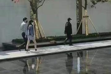 曝潘瑋柏帶妻子現身南京看房，疑要在內地定居，豪宅價值超千萬