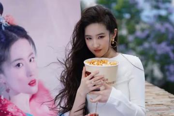 新劇創下好口碑　傳劉亦菲給劇組每人買LV名牌包