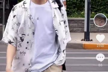 莫少聰21歲兒子近照,帥氣十足太像媽媽洪欣,已改跟繼父張丹峰姓