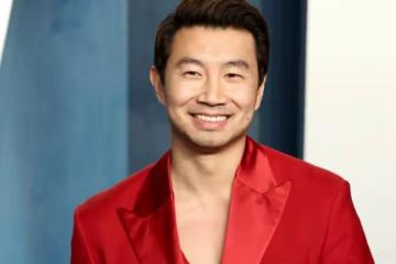 出席新書籤名會 劉思慕被不速之客扔垃圾