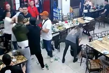 唐山燒烤店打人綠衣男被曝拆遷戶，岳母回應：我們是村裡的老實人