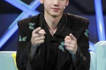 軍藝「四大校草」：前3位都成為一線明星，只有他不溫不火
