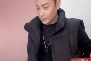 50歲陳志朋帶貨太拼了，深夜在直播間賣唱，網友：終於正常了！