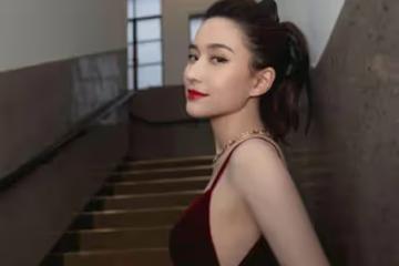 罕有大談成長經歷!賭王千金何超蓮曝曾以為是普通家庭:自己好窮