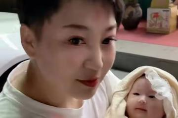 楊樹林老婆胖丫被曝生二胎，抱嬰兒母愛滿滿，出獄後靠賣水果維生