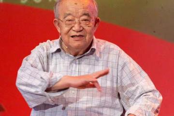 悲痛！95歲藝術家因病去世，生前露面精神好，曾創作《難忘今宵》
