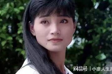 55歲還未婚未孕,把洋娃娃當「孩子」養的方季惟,藏著什麼秘密?