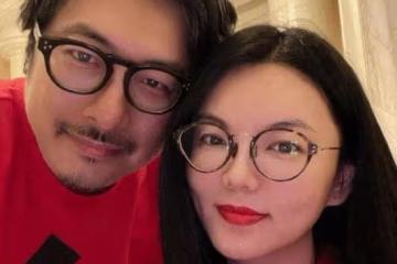 李湘離婚後首露面,與神秘男子駕豪車出行,看來關係不一般