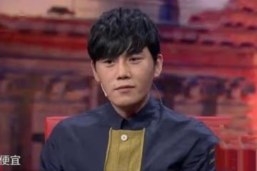 一夜成名後閃婚，妻子二婚帶娃還大10歲，秦昊到底迷戀伊能靜什麼