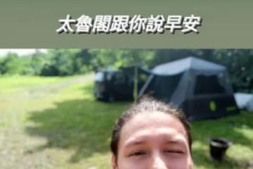 周華健混血兒子野外游泳！32歲留長發鬍子拉碴，身材健碩男人味足