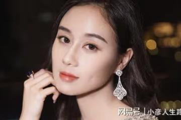 天選之女何超欣：為閨蜜袁九兒慶祝生日，同吃街邊小吃接地氣