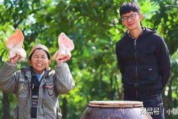 美食網紅康仔帶貨首秀,用網友打賞資助學生引熱議