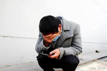 老婆從背後抱我，我一看她那件很土很厚的睡衣，立刻就沒有了興趣