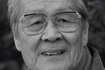 央視主持人李梓萌被批!播報名人去世新聞,嘴角專業微笑引發不滿