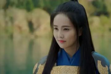 白鹿的爆火,告訴觀眾:愛笑的女孩運氣不會太差!