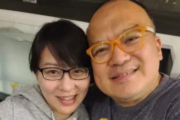 明金成再現熒幕　遺孀：真是百看不厭