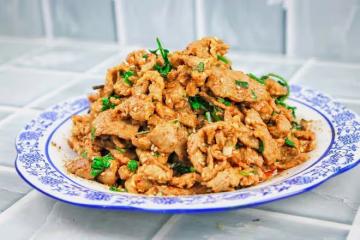 建議中老年人：少吃豬肉，多吃這幾種食物，價格不貴，營養又解饞