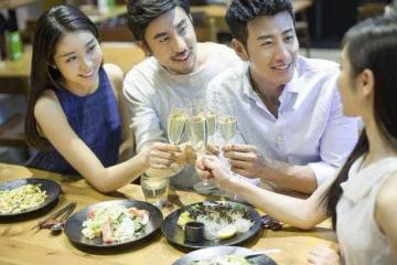 小伙當上門女婿,如今妻子讓他凈身出戶,小伙拒絕:給50萬損失費