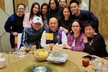 老戲骨吳志雄為愛妻慶祝生日，全家福罕曝光，一家12口人太熱鬧