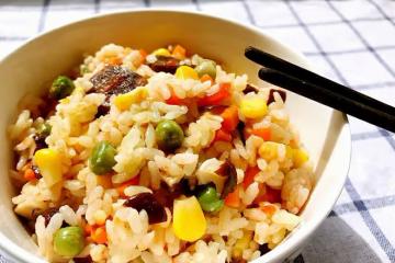 一個電飯煲全搞定的懶人燜飯食譜, 好吃又簡單