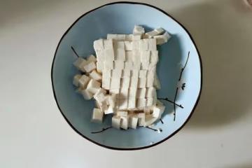豆腐這樣搭配，等於天然「染髮劑」，頭髮烏黑髮亮，營養又健康