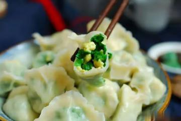 包韭菜餃子時，牢記「3放2不放」，韭菜翠綠不燒心，太解饞了