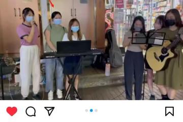 56歲港星李麗珍現身街頭彈唱，打扮樸實無人識，昔日女神發福明顯
