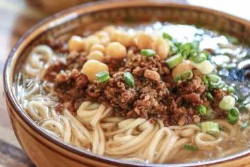 夏至過後，要吃「煮五樣」了，民間老傳統，吃了勁頭足，熱天不疰夏