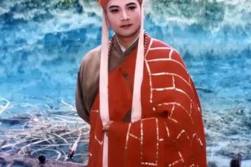 7位「傍富婆」的男星，有人不敢出軌，有人32年不敢喊「老婆」