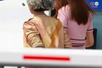 精緻女人天花板，60歲葉倩文一生都在追求美，每次出場都是風景