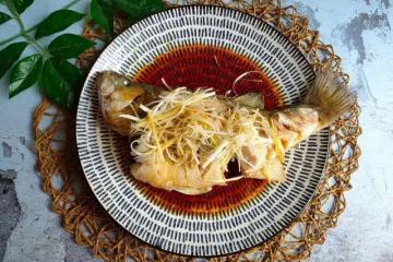做清蒸魚,蒸幾分鐘最合適?不少人搞錯了,難怪魚肉不嫩、腥味重