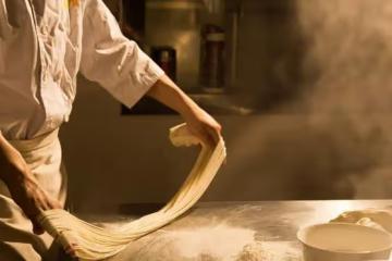 煮麵條時用開水還是冷水？很多人都煮錯了學會這招麵條勁道不黏糊
