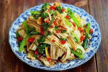 做涼拌類美食，學會調「萬能涼拌汁」，不管拌啥都香，太實用了