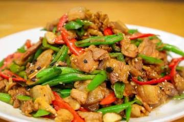 炒豬肉時,瘦肉太柴咬不動?教你一招,軟嫩如豆腐,老少都愛吃