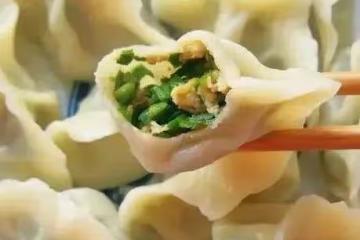 韭菜餃子的靈魂是調餡，掌握2個技巧，韭菜翠綠不出水，皮薄餡大