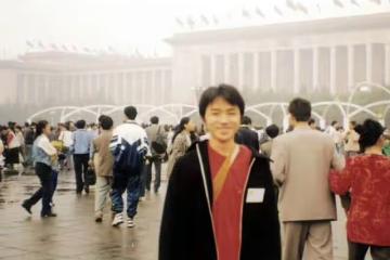 眾港星慶香港回歸25年：成龍豪宅內激動唱歌，王祖藍趕到天安門