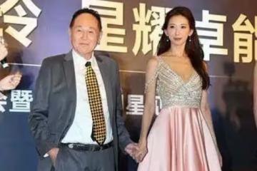 住15個億的豪宅，一頓飯吃到6位數的趙世曾，到底多有錢？