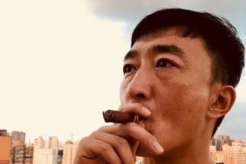 節哀!41歲劉伯勛突傳死訊,太太丁怡菲難接受,二胎女兒才七個月