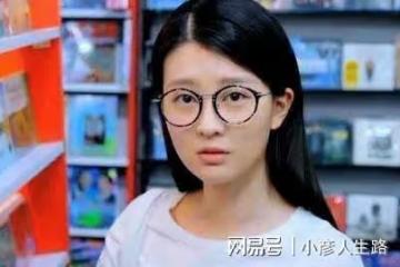 攝影師對喬欣說道：「低估你了，你的素顏是真無敵啊！」