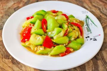 小暑將至，別忘了「吃3瓜喝1湯」，應季而食，清涼消暑好過夏