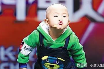 童星張峻豪：3歲出名，5歲上春晚，如今他咋樣了？