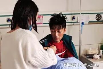35歲網紅長安二哥抗癌5個月去世,家附近被花圈包圍,兒女未成年