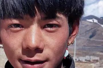 「一白遮三丑」都是騙人的！丁真古裝丑出新高度，粉絲看了也搖頭