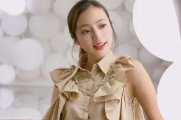 恭喜！TVB離巢夫婦合體慶祝結婚十周年，小十歲妻子露背禮服出鏡