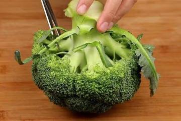 炒西蘭花，記住不要焯水和直接炒，教你一招，脆嫩入味，營養解饞